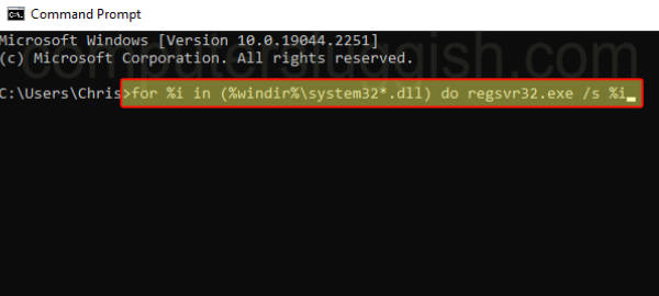 Command Prompt showing the command to re-register windows dll files.